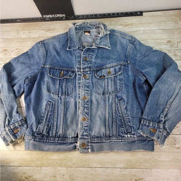 VINTAGE LEE Light Trucker Denim Jean Jacket Size 50 Destroyed Genuine Wear Retro - Picture 1 of 15